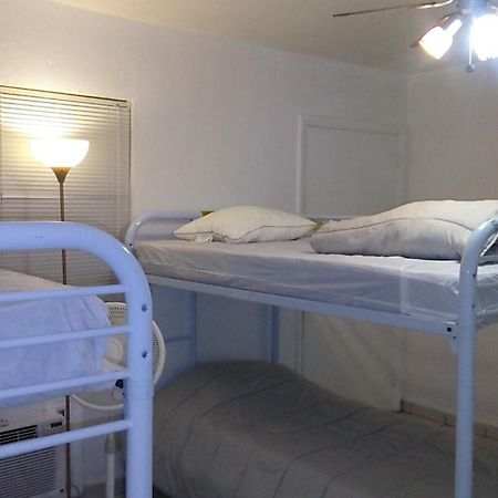 Downtown Hollywood Beach Students' Dorm Hostel Екстериор снимка